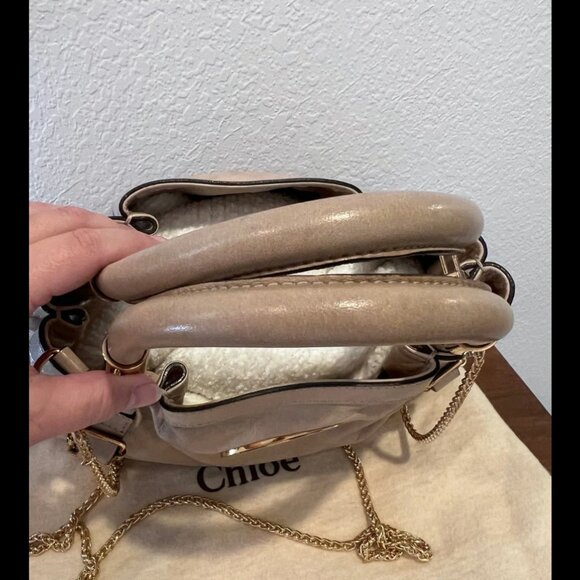 Chloe Victoria Leather Crossbody Bag with COA & Dust Bag EUC - Picture 3 of 8